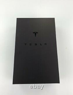 2021 NEW Tesla Tequila Decanter Tesla Official Cooperation Elon Musk IN HAND