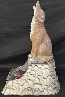 Coyote Tequila Bar Display Bottle Holder With Howling Coyote. Rare! It Works