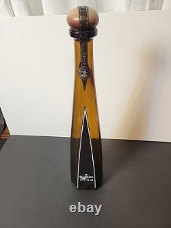 Don Julio 1942 Añejo Tequila SE MAGNUM 1.75 L With Cork, Empty Bottle Luminous