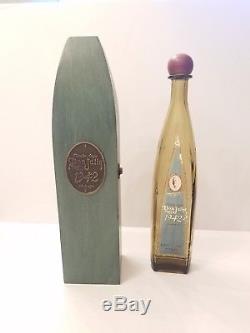 Don Julio Rare 1942 Tequila Anejo Wooden Green Cedar Box Coffin with Bottle