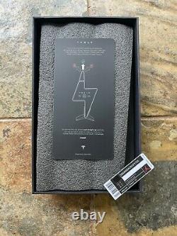 EMPTY TESLA TEQUILA BOTTLE + STAND + BOX LIMITED IN HAND FAST SHIP elon musk