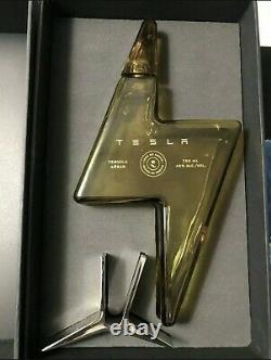 EMPTY TESLA TEQUILA BOTTLEwith Stand COLLECTIBLE IN HAND + FREE SHIP
