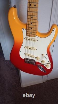 Fender Player Plus Stratocaster Tequila Sunrise + Hard Case