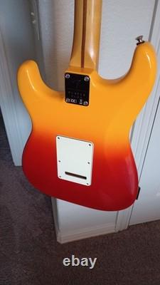 Fender Player Plus Stratocaster Tequila Sunrise + Hard Case