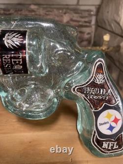 Pittsburgh Steelers Collectible Revolver Tequila Gun Bottle Stand 6 Shot Glasses