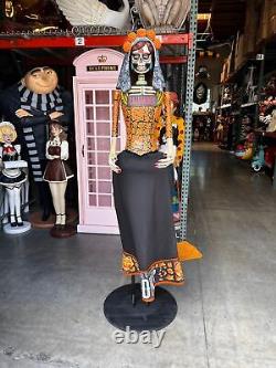 Pre-Owned Cazadores Tequila Day Of The Dead Life Size Statue Female #2