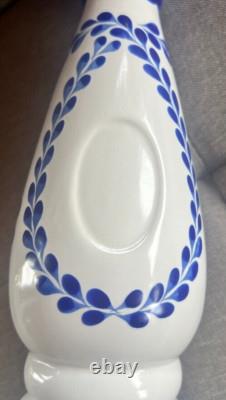 Rare CLASE AZUL Tequila Ceramic Liquor Bottle Hand Painted Silver Top 15 750ml